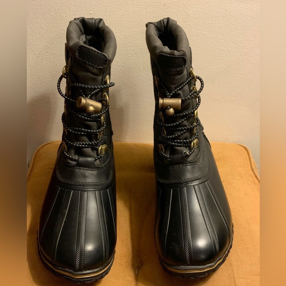 Black duck boots